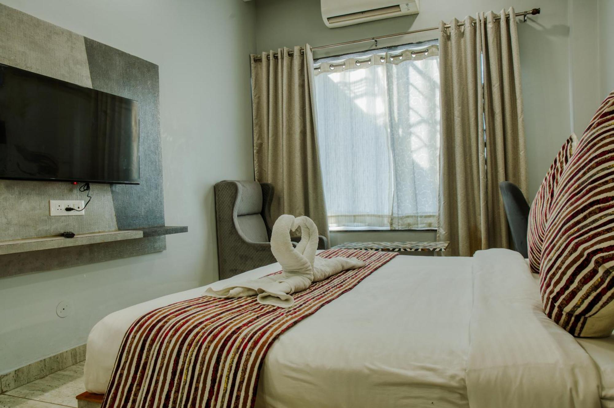 Hotel Vasdaa Grand Dehradún Kültér fotó