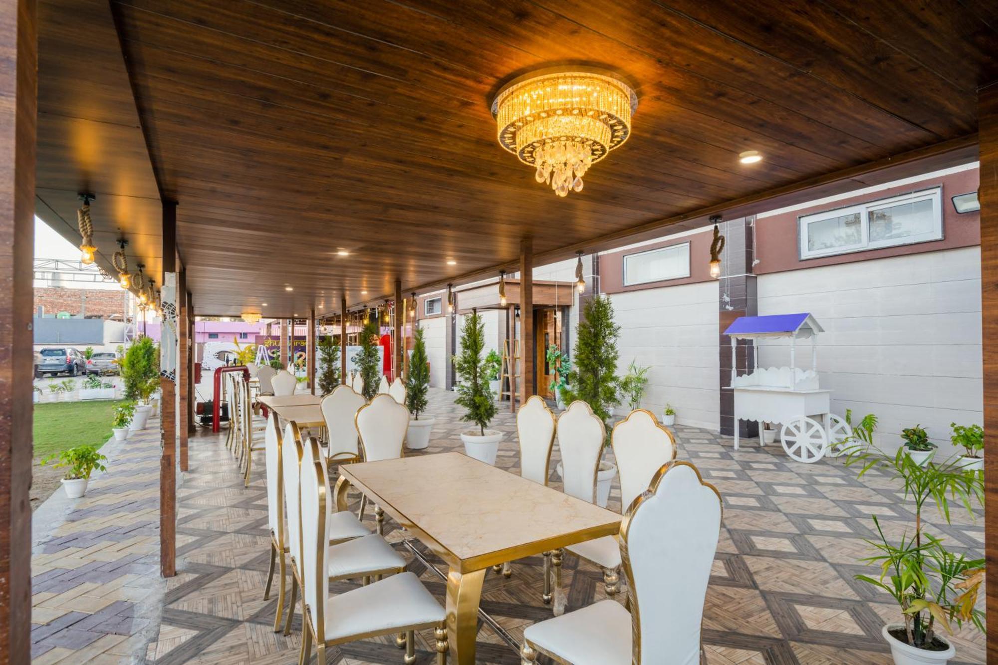 Hotel Vasdaa Grand Dehradún Kültér fotó
